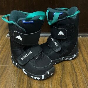 Burton Mini Grom snowboard boots 7c